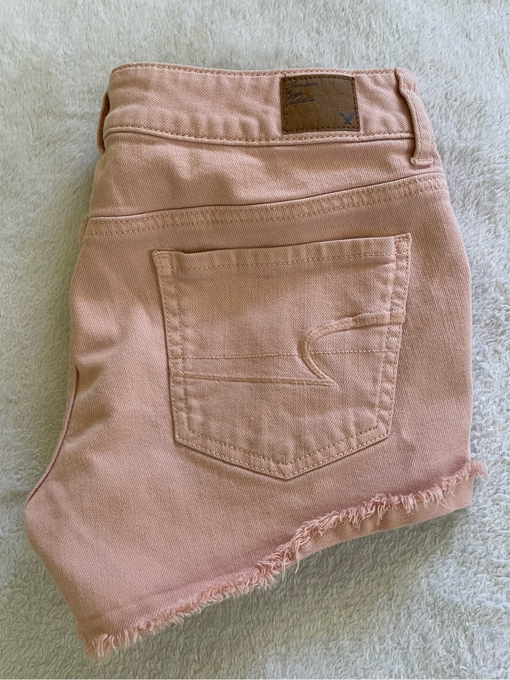 Pale pink American Eagle Outfitters Cutoff Short
Size 10
Like new
